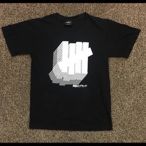 Undefeated XS Shirt